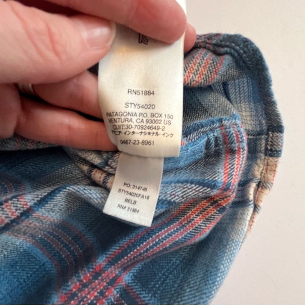 Patagonia Blue and Red Plaid Organic Cotton Button-Down Shirt Size Medium - Picture 7 of 7
